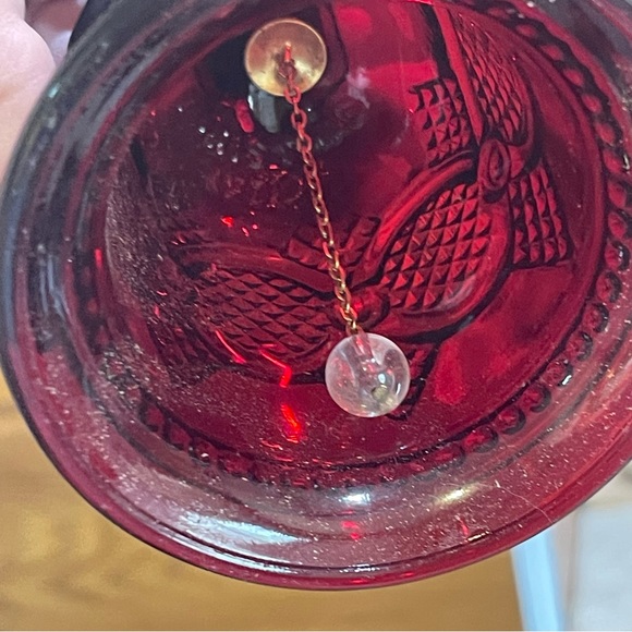 Vintage Avon 1876 Cape Cod Collection Ruby Red Glass Bell Dinner 1979 Collectibl - Picture 2 of 8